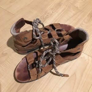 Sorel TORPEDA sandal! Size 9 fits small (7.5)